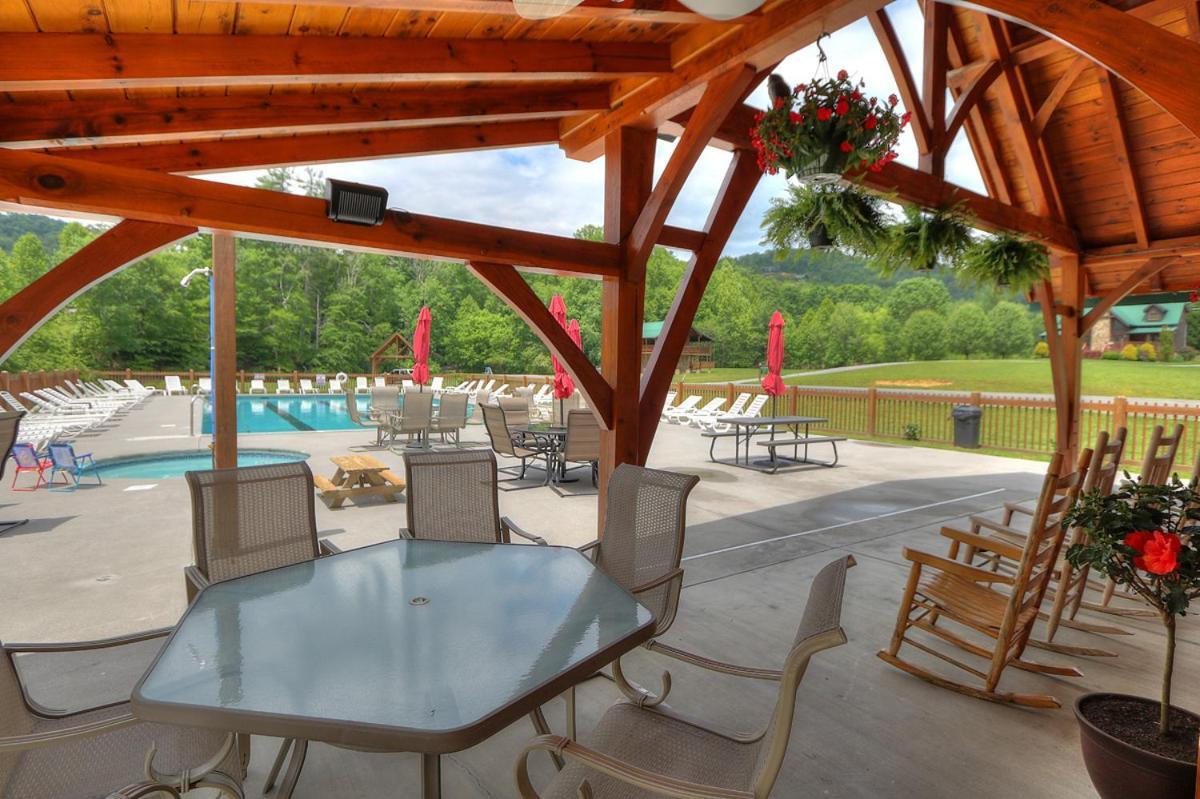 Bears Valley Inn - Less Than 15 Min To Attractions - Easy Access Roads - Great Views - Game Room - Family & Dog Friendly Sevierville Zewnętrze zdjęcie